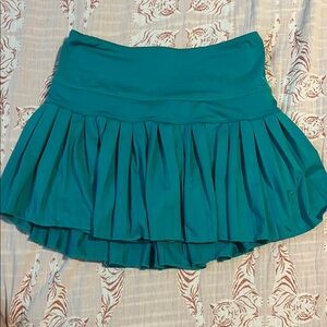 Goldhinge skirt